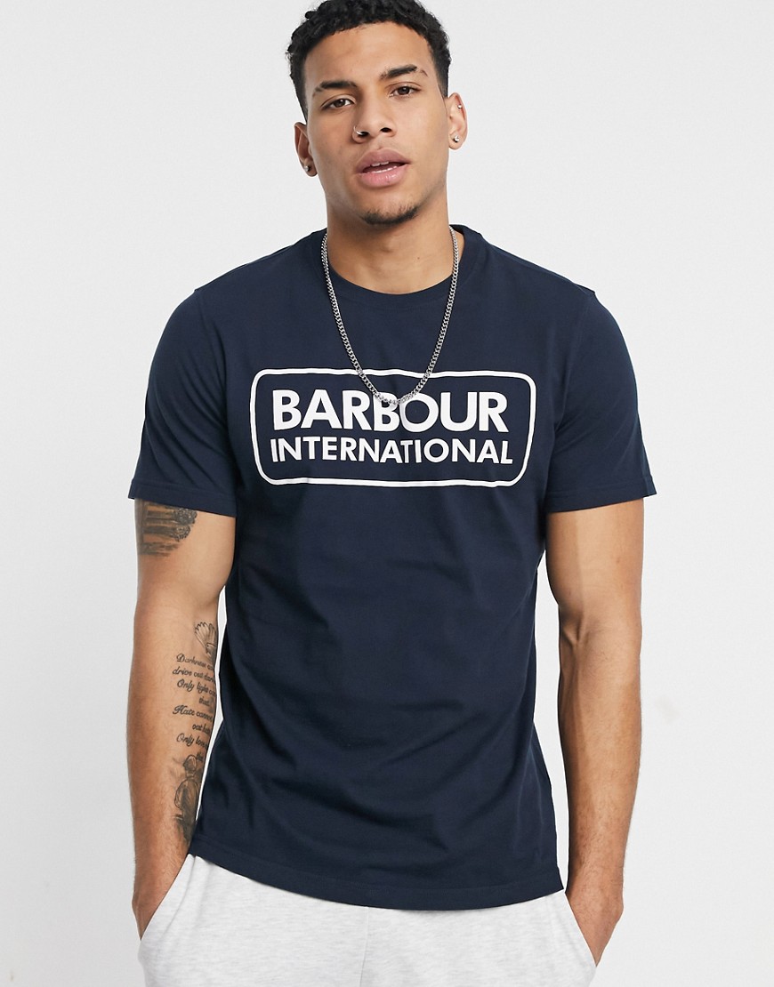 фото Темно-синяя футболка с большим логотипом barbour international-темно-синий