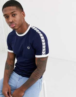 фото Темно-синяя футболка с контрастной отделкой fred perry-темно-синий