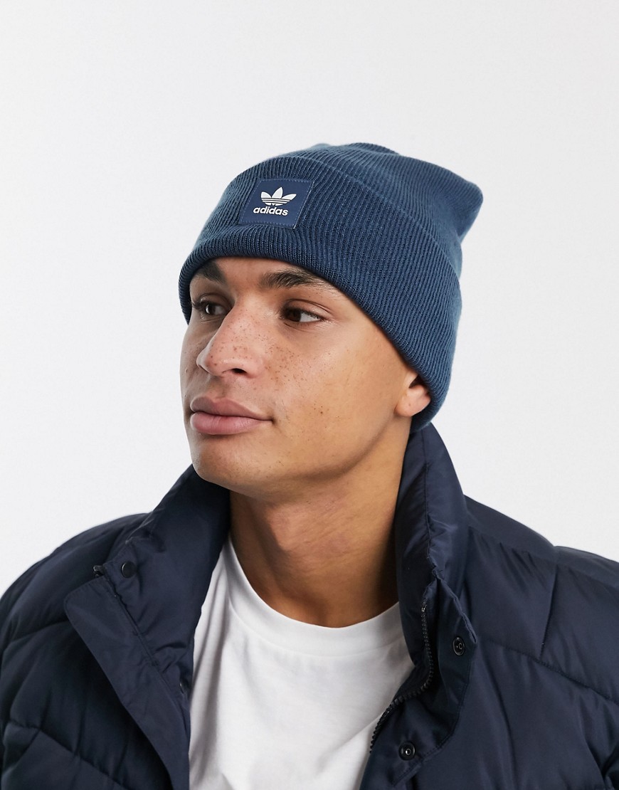 фото Темно-синяя шапка-бини с логотипом adidas originals-темно-синий