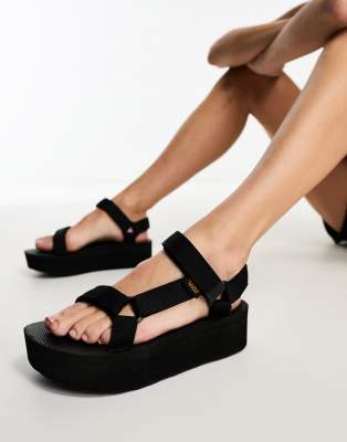 flatform universal chunky sandals in black