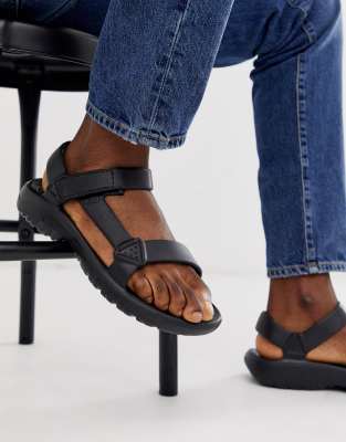 teva sandals hurricane