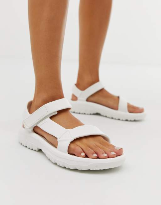 van huiselijk beschaving Teva Hurricane Drift sandal in white | ASOS