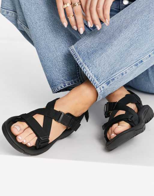 Teva hot sale buckle sandal