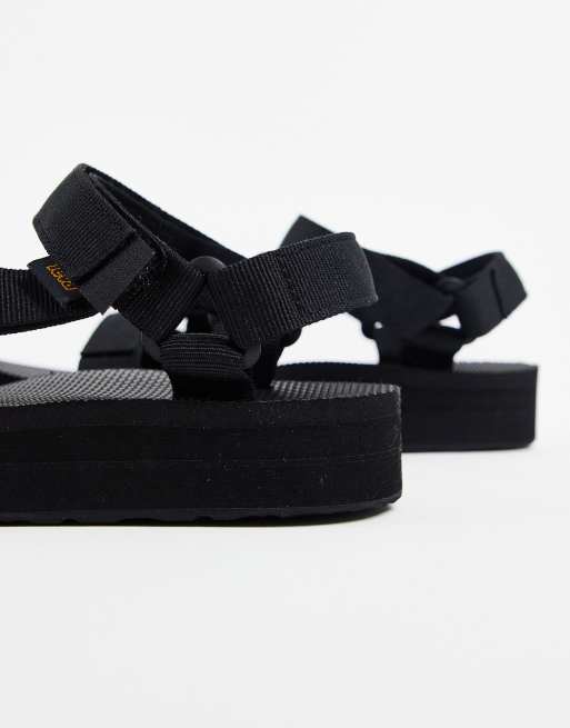 Teva midform universal hot sale chunky sandals in black