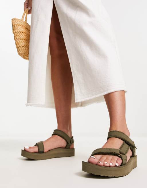 Teva midform universal chunky sandals in khaki canvas ASOS