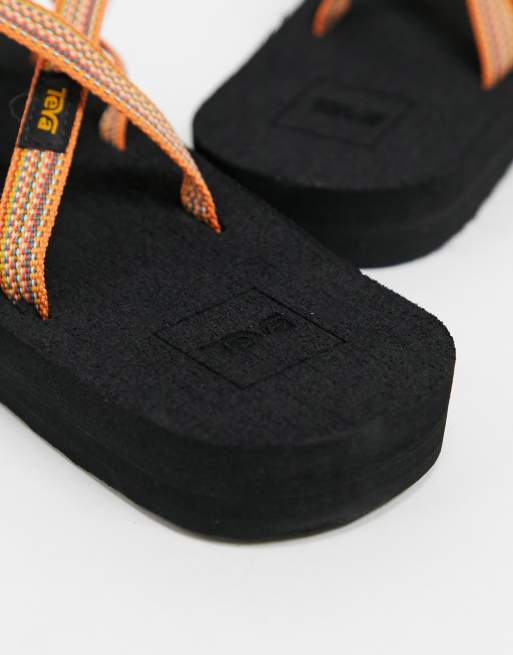 Teva olowahu hot sale sandals black