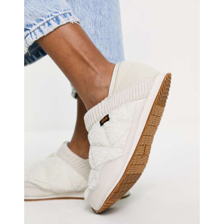 Vernietigen taart bedenken Teva Re Ember padded flat shoes in birch | ASOS