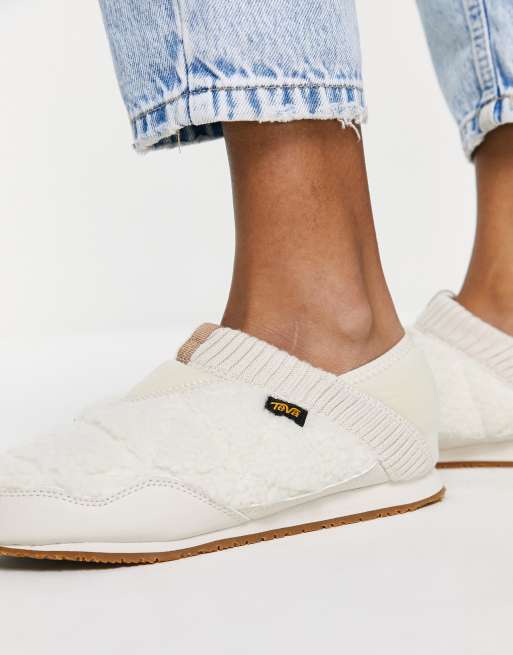 Teva Re Ember padded flat shoes in birch