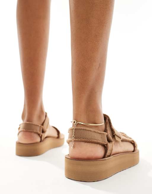 Teva Universal midform chunky sandals in tan canvas
