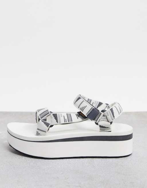 Teva - Universal - Sandalen met dikke plateauzool in wit