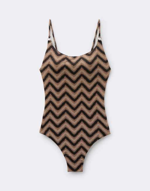 Tezenis Chevron shine one-piece swimsuit in gold chevron, 5 of 5