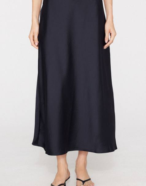 Tezenis Long satin bell skirt in black - view 1