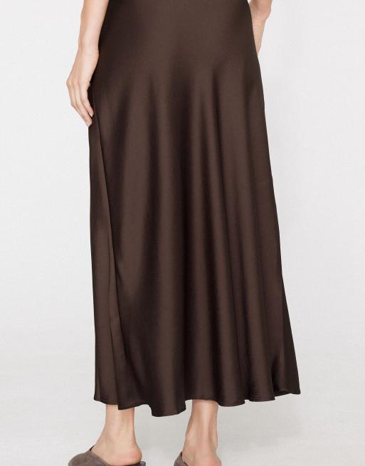 Tezenis Long satin bell skirt in chocolate, 2 of 5