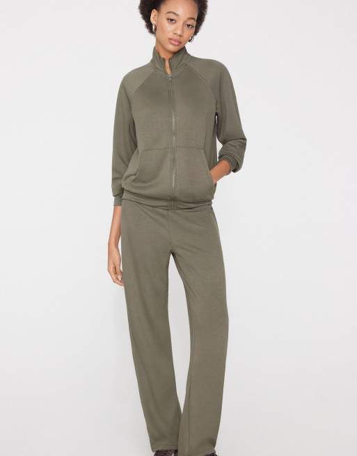 Tezenis Soft touch straight-cut trousers in pastel military, 4 of 5