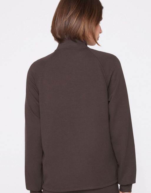 Tezenis Superior softness sweatshirt in chocolate, 2 of 5
