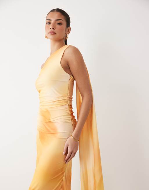 TFNC – Anschmiegsames Maxikleid in Gelb mit abstraktem Muster, One-Shoulder-Träger und Schaldetail, 3 von 4