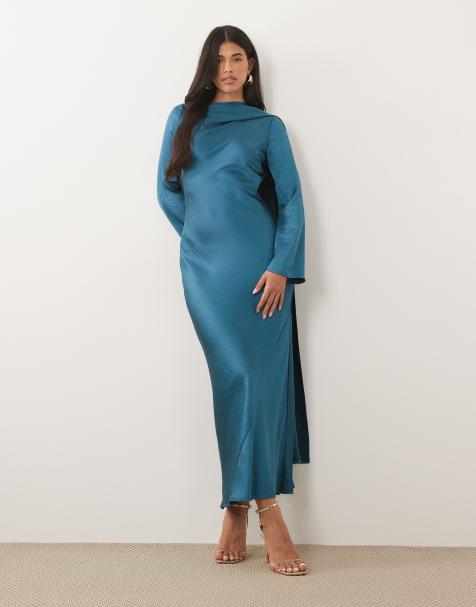 TFNC – Asymmetrisches Maxikleid aus Satin in Blau mit Schaldetail - view 1