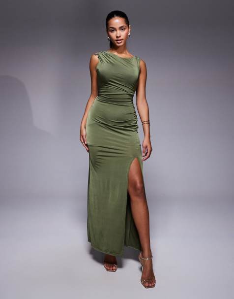 TFNC – Asymmetrisches schulterfreies Midikleid in Oliv mit hohem Beinschlitz - view 1
