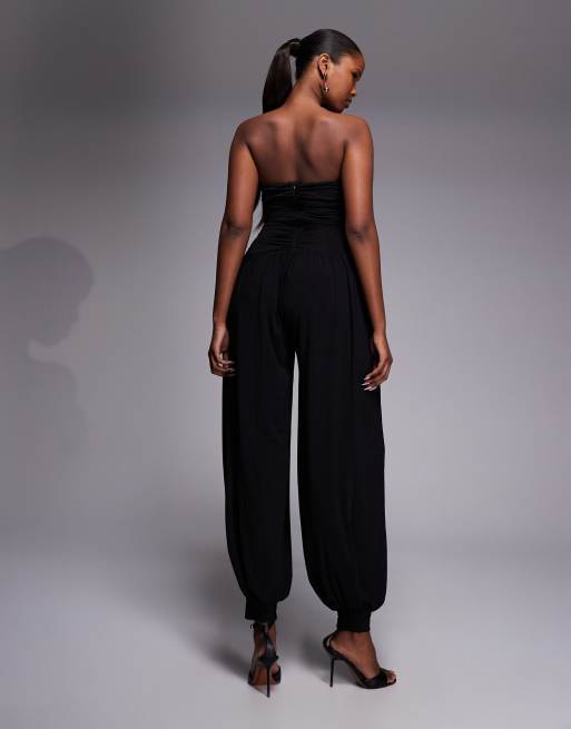 TFNC - Bandeau-jumpsuit van gladde stof met harembroek in zwart, 3 van 4