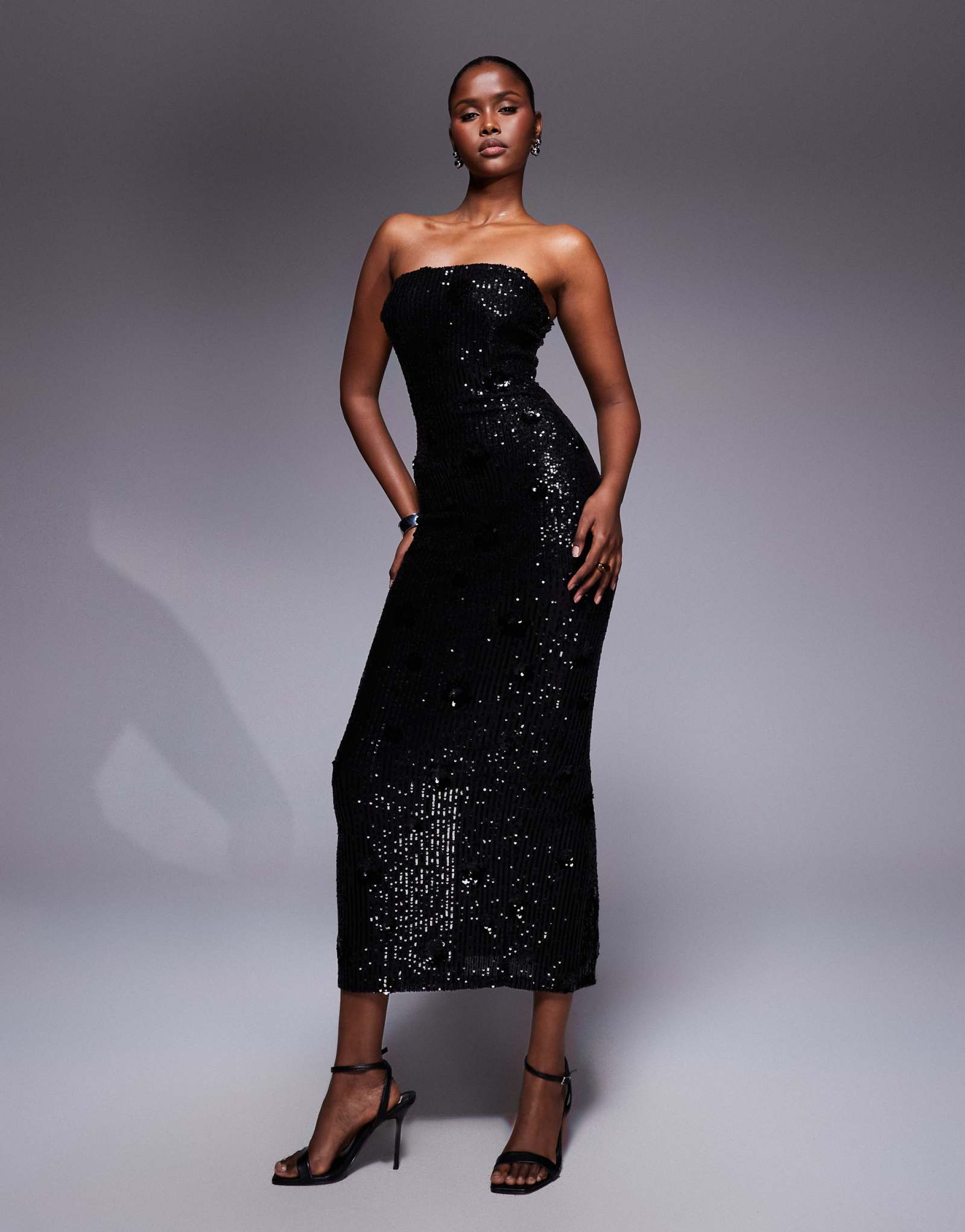 Макси-платье-бандо TFNC с черными блестками 