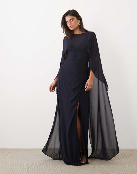 TFNC Brautjungfern-Maxikleid aus Chiffon mit hohem Kragen, hohem Beinschlitz und Cape in Marineblau - view 1