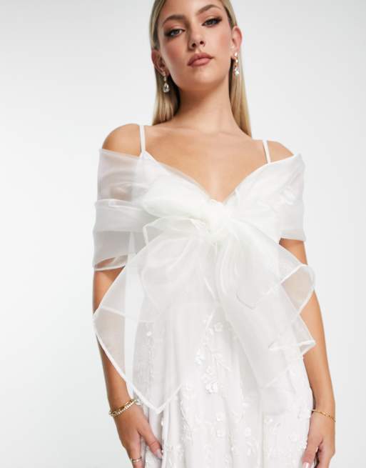 TFNC Bridal minimal shawl in ivory, 2 of 4