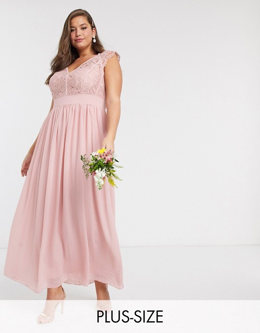 TFNC Bridesmaid Plus lace plunge maxi dress with scaloped back