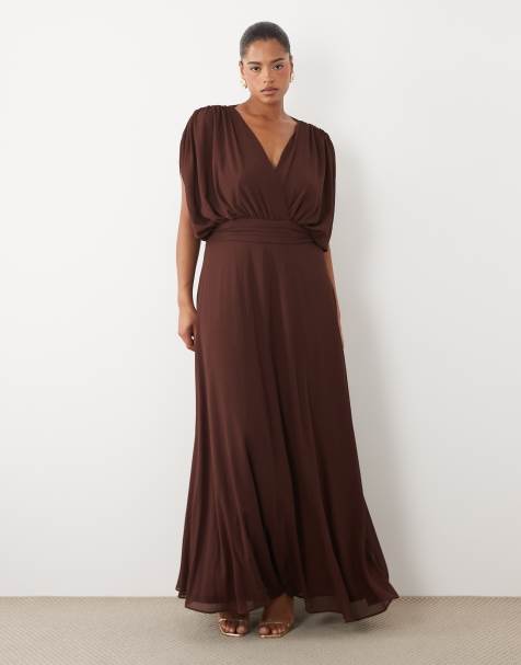TFNC Bridesmaid Plus plisseret chiffon maxikjole i chokolade - view 1