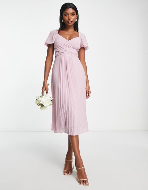TFNC Bridesmaid – Różowa sukienki midi z kopertowym przodem