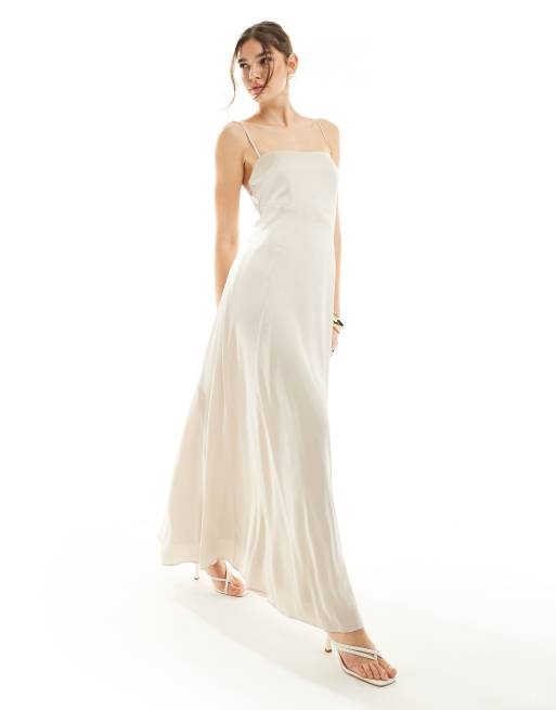 TFNC - Brudepiger - Champagnefarvet maxikjole med cami-stropper i satin