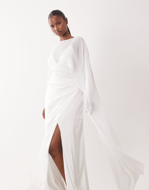 TFNC - Bruidskleding - Satijnen maxi cami-jurk van mesh met cape-detail in ivoorwit, 2 van 4