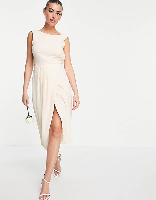 TFNC - Bruidsmeisjes - Midi-jurk met gedrapeerde achterkant en split in licht beigeroze 