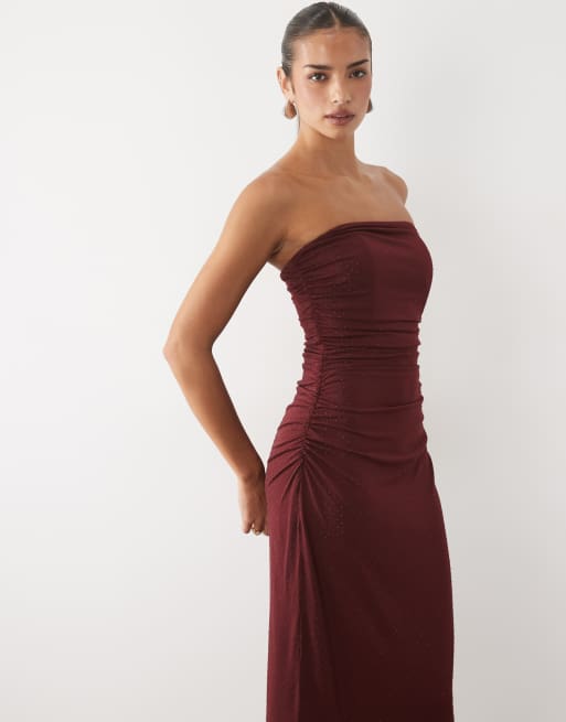 TFNC Hotfix trägerloses Maxikleid mit Korsett-Detail, hohem Schlitz und Burgunderrot, 3 von 4