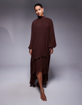 TFNC - Langärmliges Maxikleid in Schokoladenbraun mit hohem Ausschnitt und Rüschen-Brown