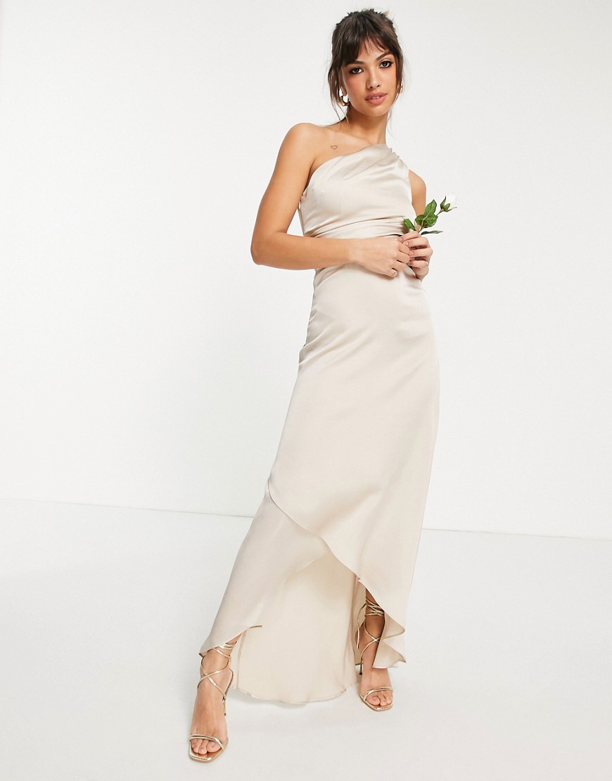 TFNC - Lange jurk voor bruidsmeisjes met een blote schouder in mink-Bruin