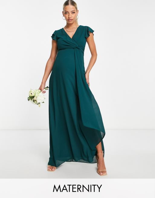 TFNC Maternity Bridesmaid – Szmaragdowozielona sukienka maxi ze zwiewnymi rękawami z falbanką