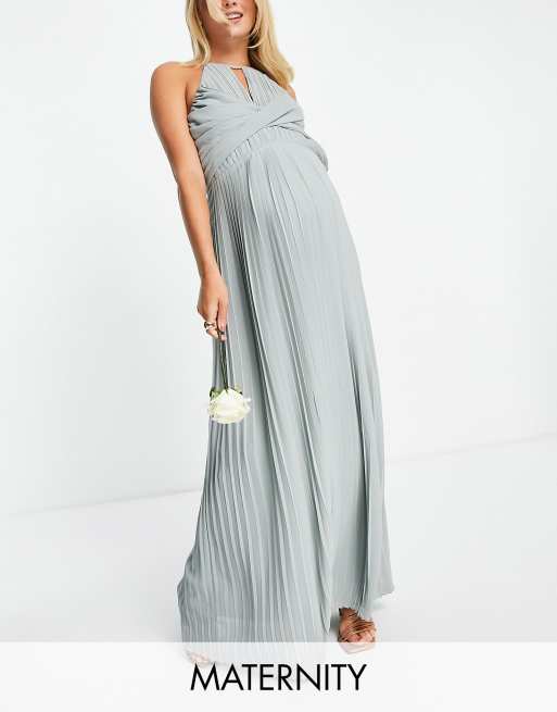 TFNC Maternity - Robe longue cache-cœur plissée de demoiselle d'honneur - Sauge