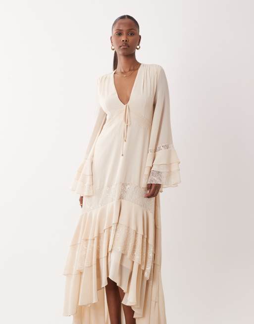 TFNC - Maxi jurk van chiffon met V-hals, lange mouwen en ruches in crème, 2 van 4