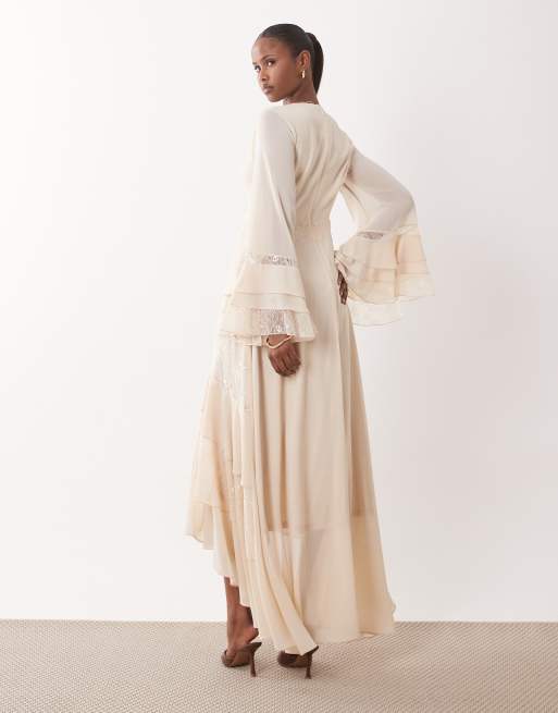 TFNC - Maxi jurk van chiffon met V-hals, lange mouwen en ruches in crème, 3 van 4