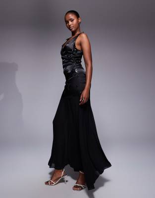 TFNC - Maxikleid aus schwarzem Satin mit Paillettenstickerei und Chiffonrock