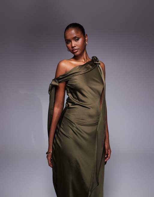 TFNC - Olivengrøn maxikjole i satin med offshoulder og bindedetaljer , 3 af 4