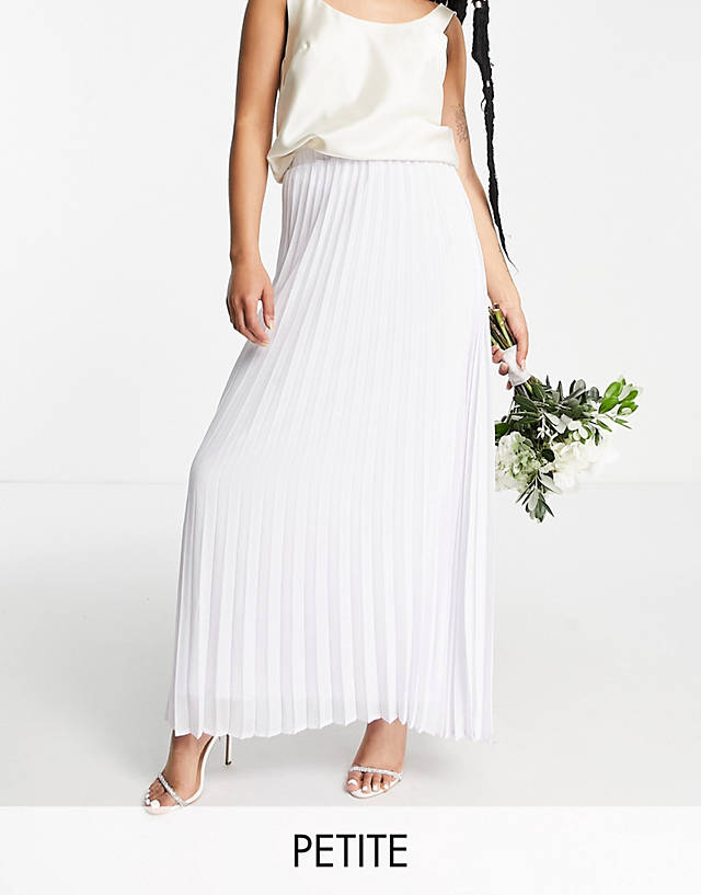 TFNC Petite - bridesmaid pleated maxi skirt in white
