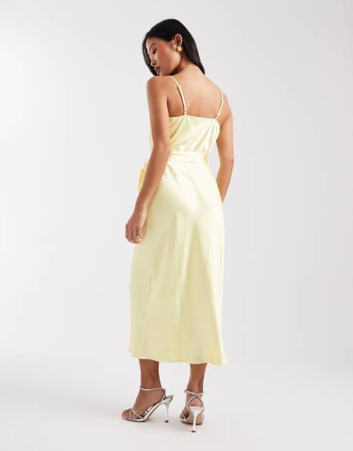 TFNC Petite - Brudepiger - Smørgul midaxikjole med cami-stropper og bindetalje i satin, 4 af 4