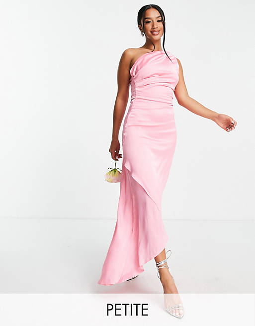 TFNC Petite - Bruidsmeisjes - Maxi jurk met blote schouder in bubblegum-roze