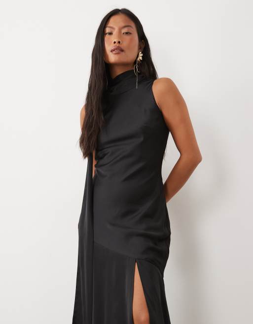 TFNC Petite Chiffon-Maxikleid mit hohem Ausschnitt, ärmellos, mit hohem Schlitz in Schwarz, 3 von 4