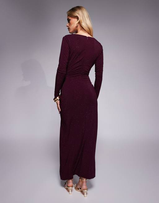 TFNC Petite - Maxi-jurk met gedrapeerde halslijn, versiering en dijsplit in kersenrood, 3 van 4