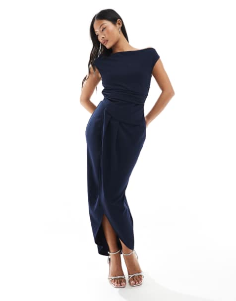 TFNC Petite - Robe longue de demoiselle d'honneur avec détail froncé et encolure bateau - Bleu marine - view 1