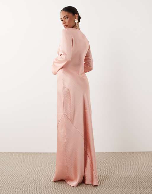 TFNC Petite - Robe longue en satin à manches longues évasées - Rose pastel, 4 de 4