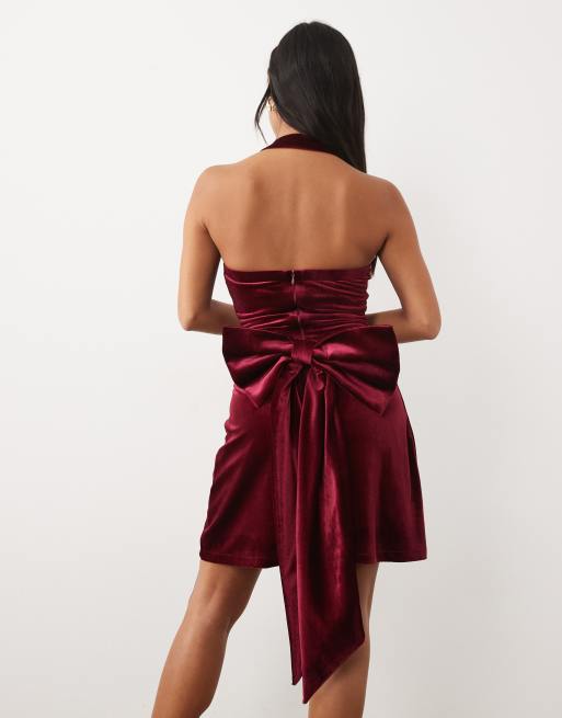 TFNC Petite Samtkleid mit Neckholder und Schleifendetail in Burgunderrot, 4 von 4