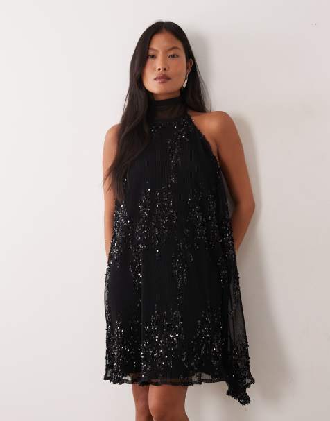 TFNC Petite vestido corto de plissé con adornos de lentejuelas y cuello halter en negro - view 1